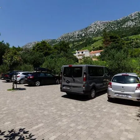 Plavac Mali- Two Bedroom With Balcony And Sea View Apartment *